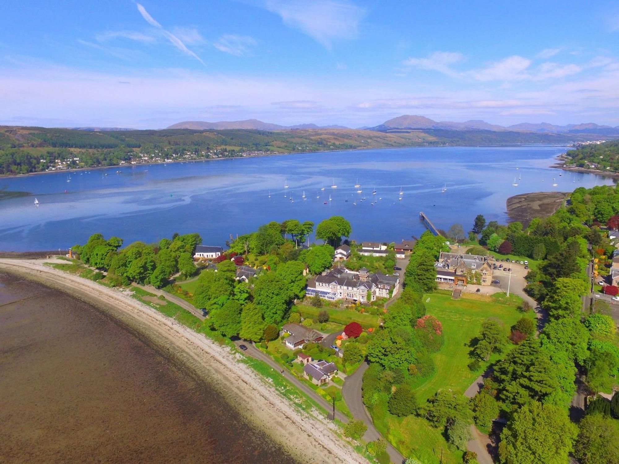 Rosslea Hall Hotel Rhu Exterior foto